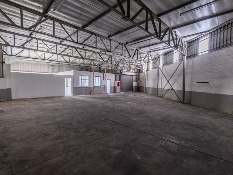Standalone Industrial Facility To Let | Excellent Exposure & Versatile Layout - Photo 8