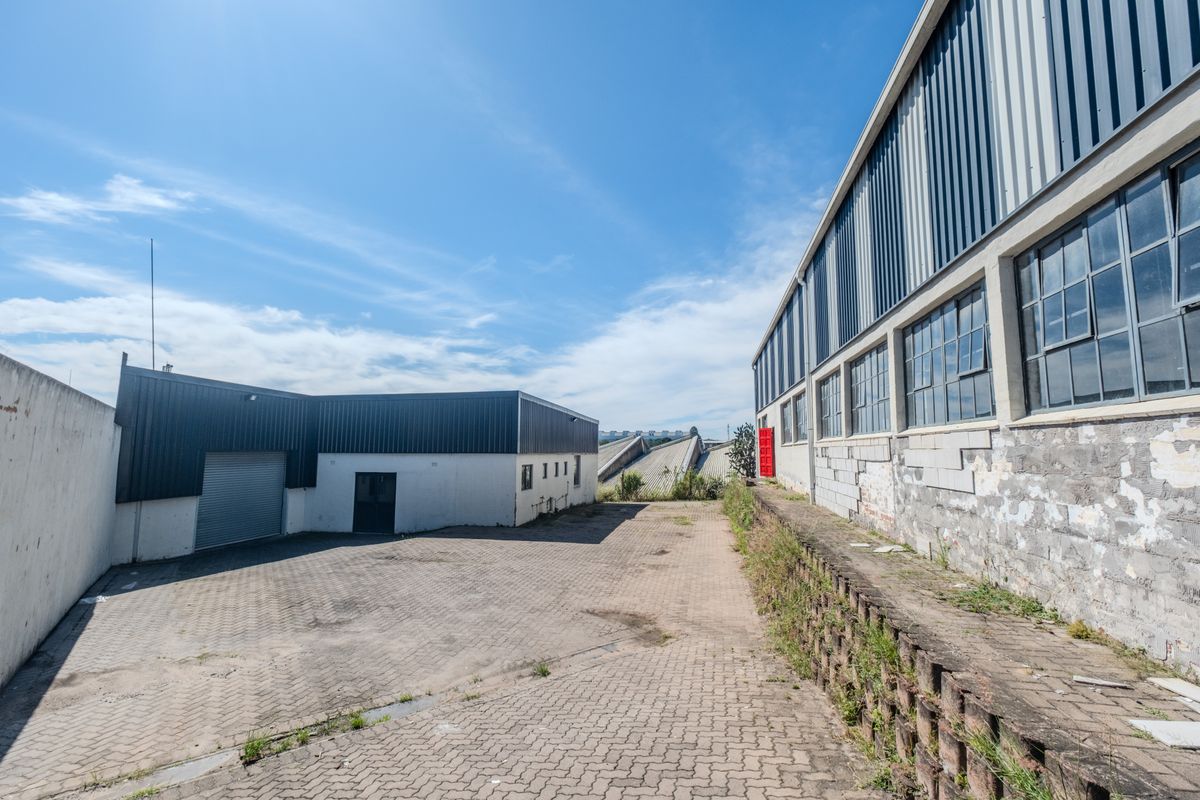 Standalone Industrial Facility To Let | Excellent Exposure & Versatile Layout - Photo 2
