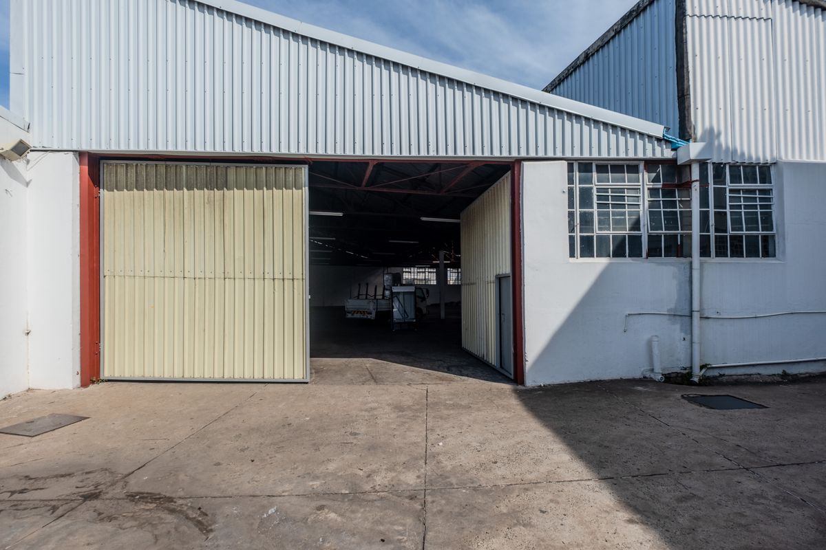 1,728m2 Warehouse To Let in Congella, Durban South - Photo 2