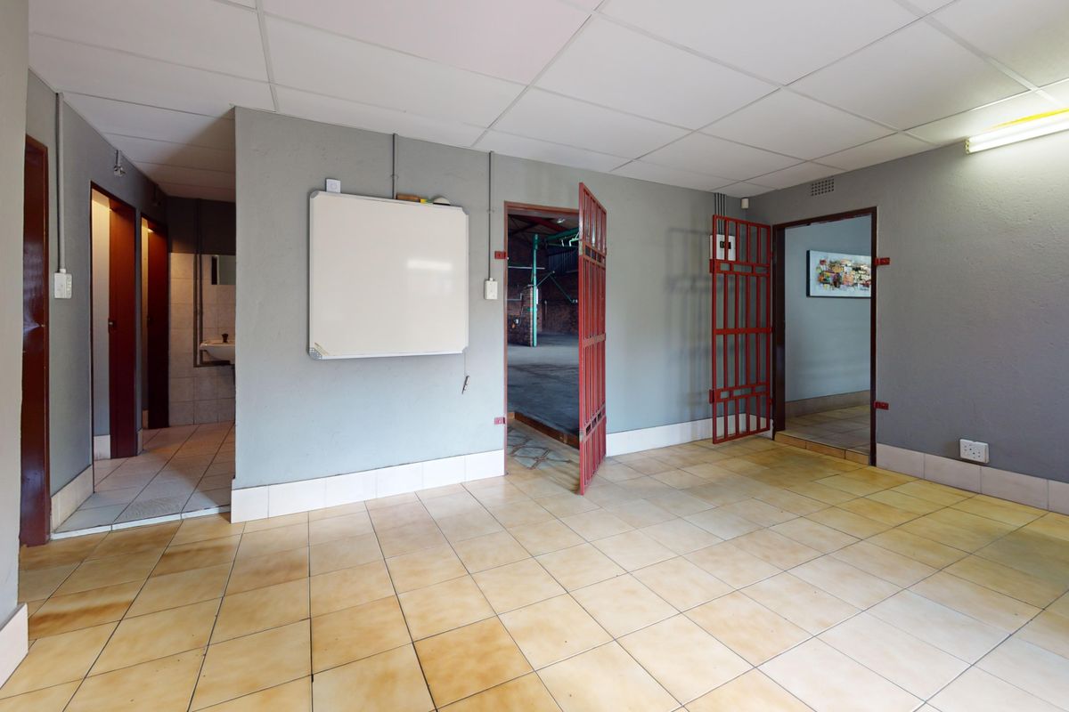 An impressive industrial property for those with big plans. - Photo 2