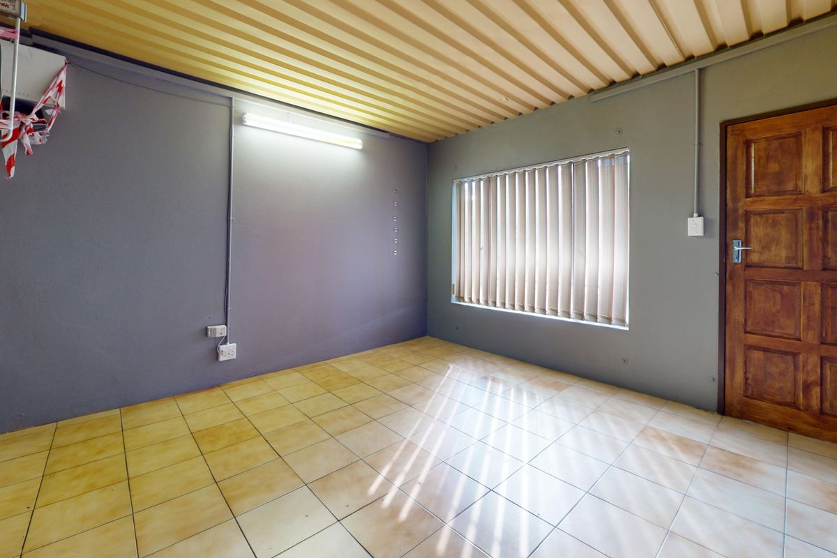 An impressive industrial property for those with big plans. - Photo 5