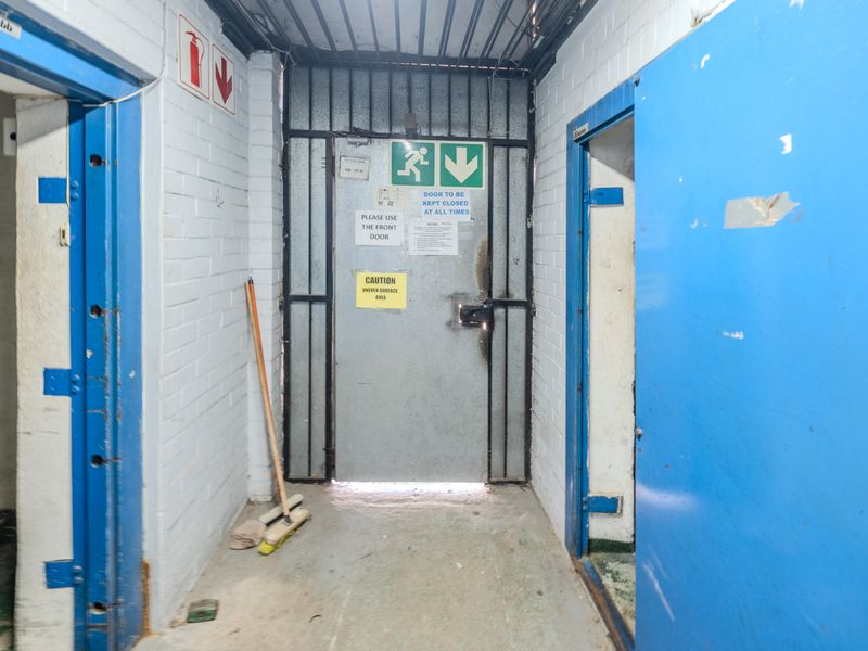 Prime Commercial Unit To Let in Shepstone Road - Photo 10