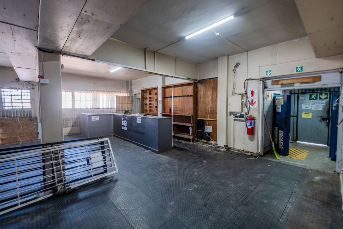 Prime Commercial Unit To Let in Shepstone Road - Photo 2
