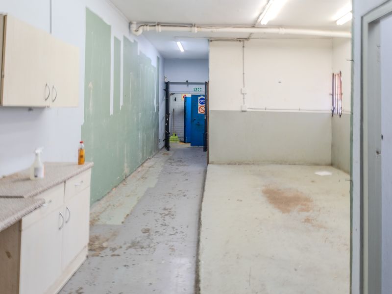 Prime Commercial Unit To Let in Shepstone Road - Photo 5