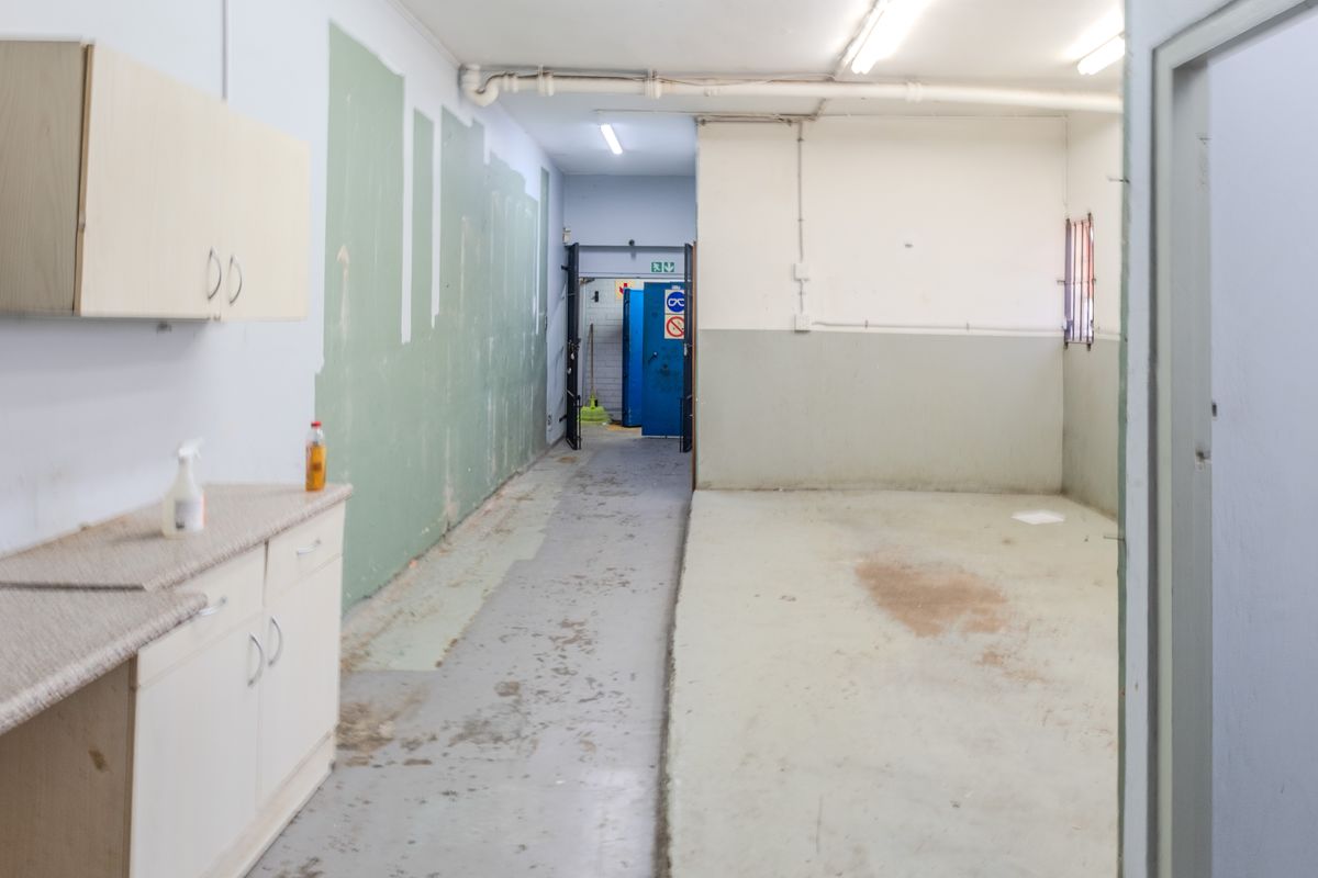 Prime Commercial Unit To Let in Shepstone Road - Photo 5
