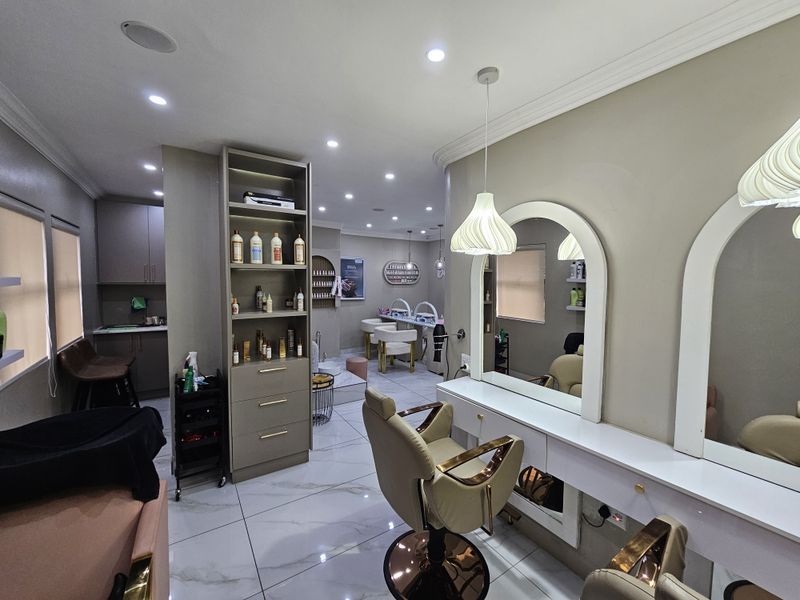 FOR SALE - SALON CENTURION - Photo 5