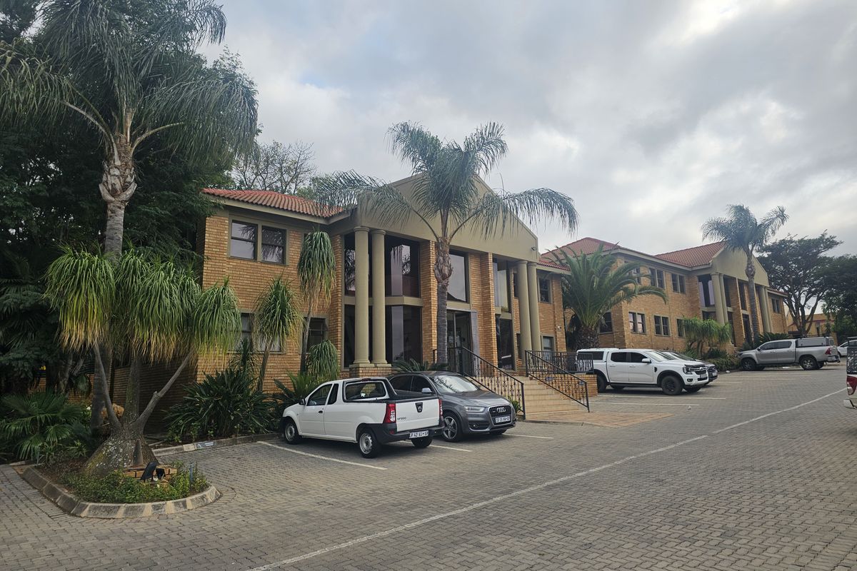 FOR SALE - SALON CENTURION - Photo 3