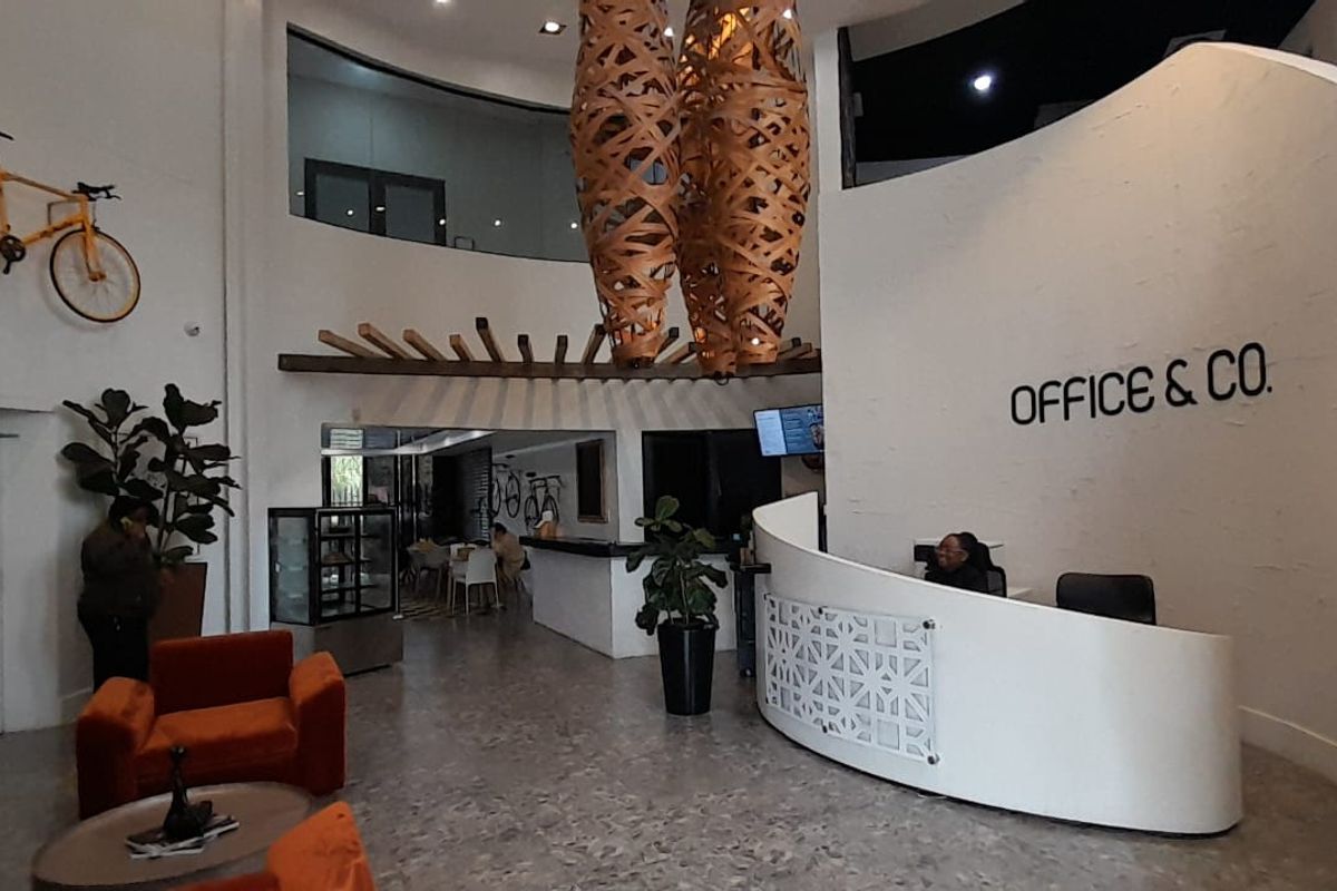 Fully Serviced and Furnished 139m2 Office, Just Plug-in and Operate, Kyalami - Photo 2