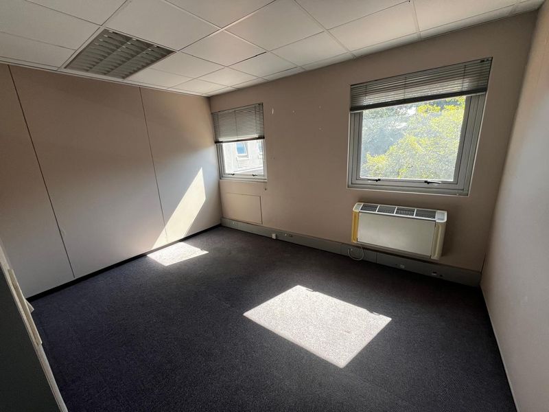 Training Facility / Corporate Office Suites - Photo 8