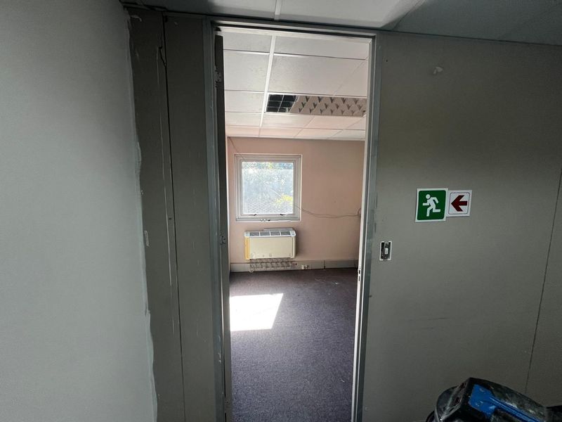 Training Facility / Corporate Office Suites - Photo 7