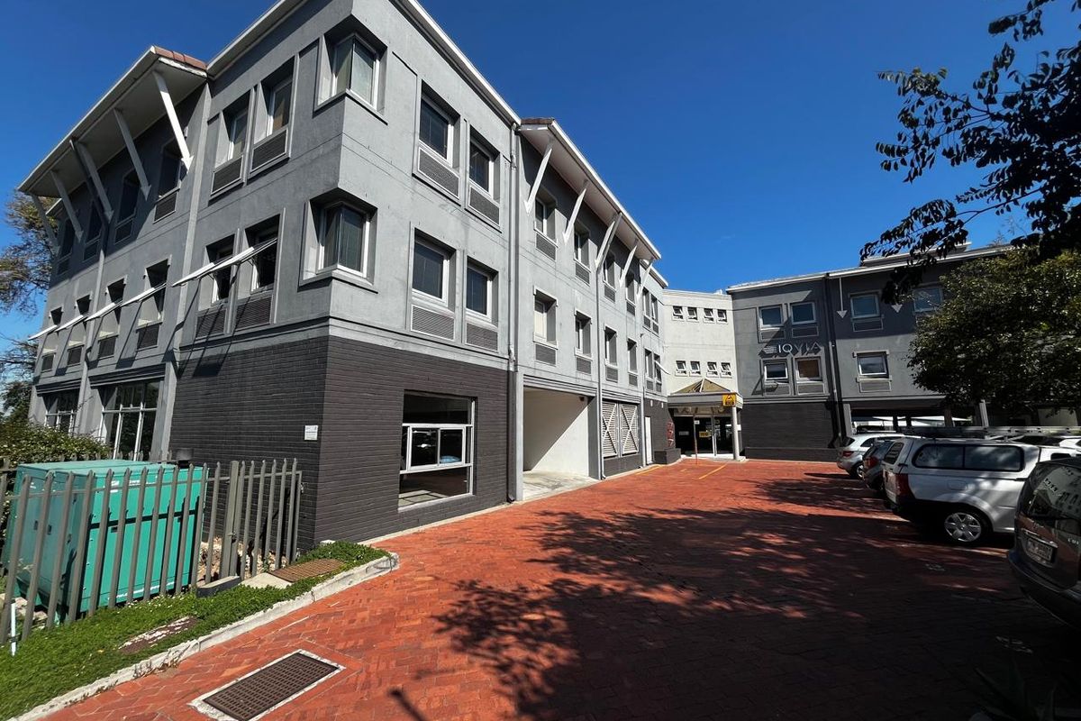 Training Facility / Corporate Office Suites - Photo 3