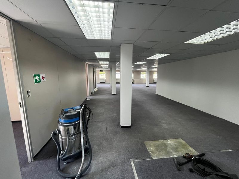 Training Facility / Corporate Office Suites - Photo 6