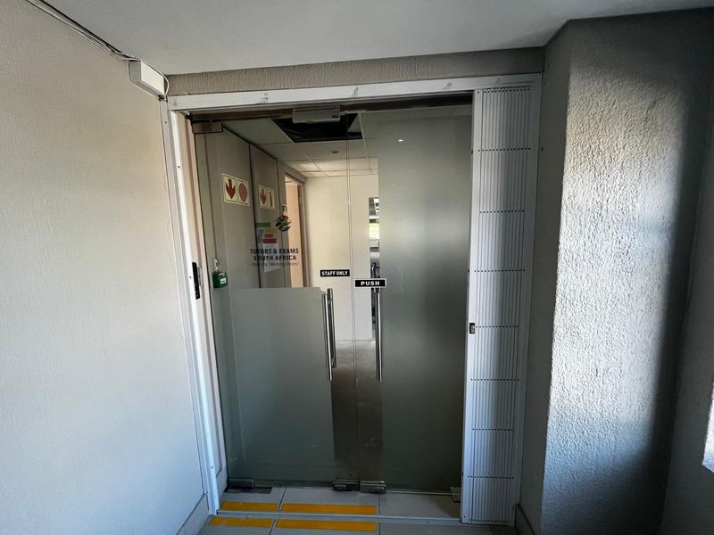 Training Facility / Corporate Office Suites - Photo 4