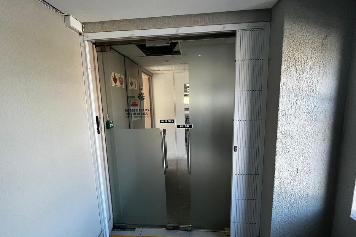 Training Facility / Corporate Office Suites - Photo 4