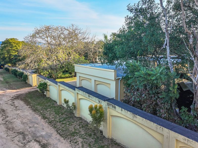 Exceptional 2-Hectare Smallholding with Factory, 5 Houses,  Rental Income  - Just outside Nelspruit. - Photo 4
