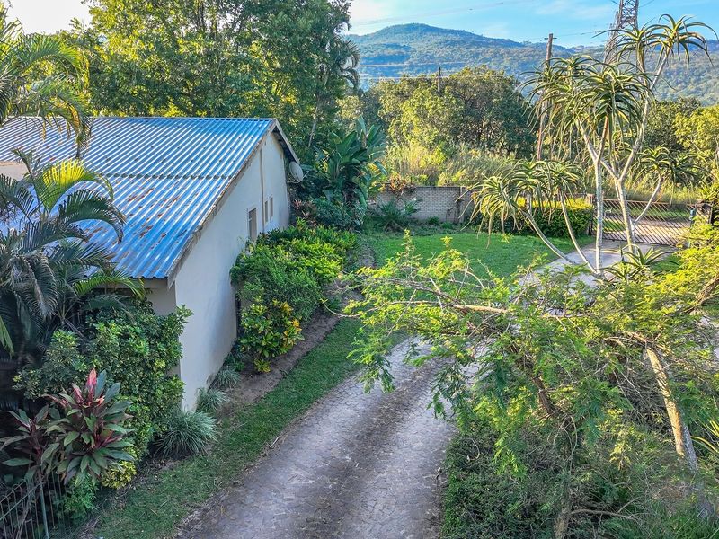 Exceptional 2-Hectare Smallholding with Factory, 5 Houses,  Rental Income  - Just outside Nelspruit. - Photo 8