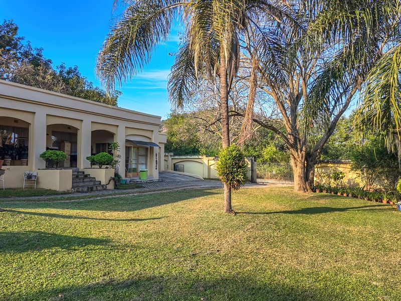 Exceptional 2-Hectare Smallholding with Factory, 5 Houses,  Rental Income  - Just outside Nelspruit. - Photo 3