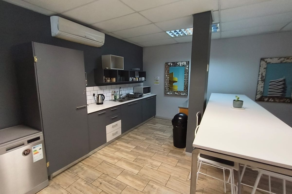 Fully Furnished Office To Let Near Gautrain | Flexible, Turnkey Workspace - Photo 4
