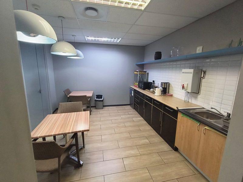Prime A-Grade 48.52m2 Office Space To Let, Die Hoewes, Centurion, Prime Location Near Gautrain - Photo 4