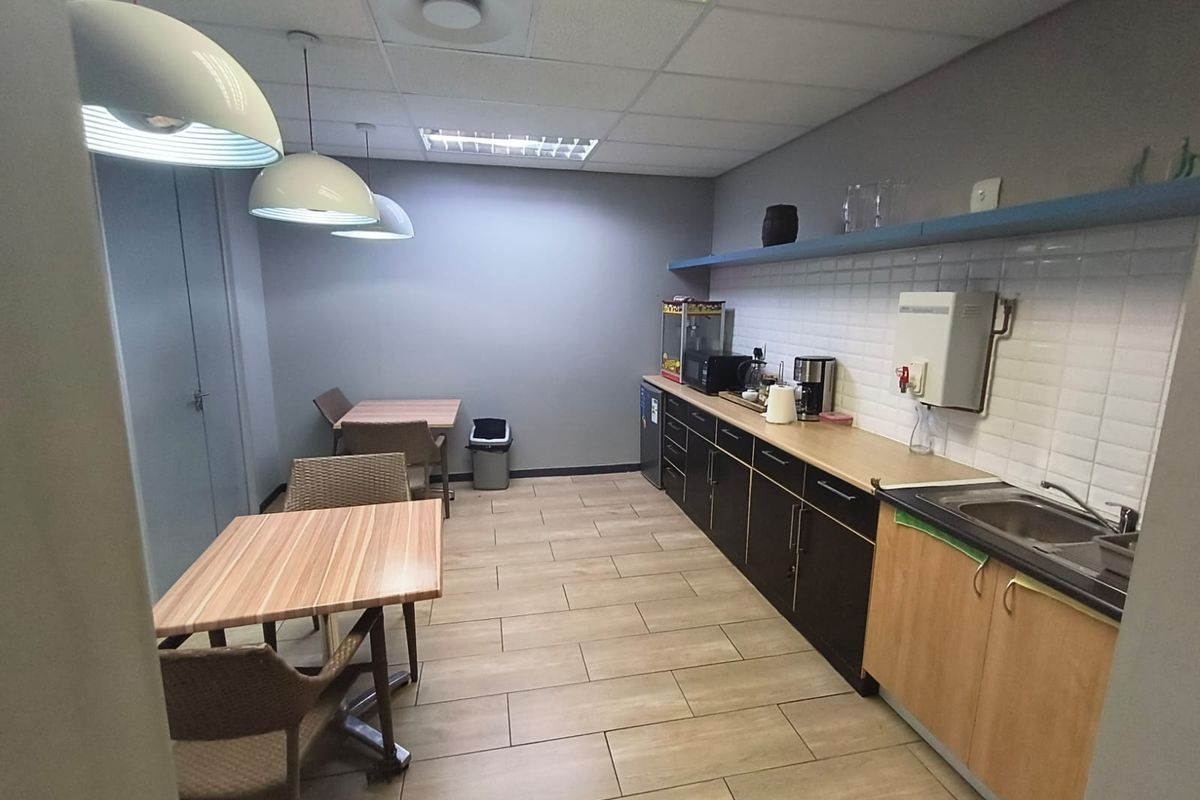 Prime A-Grade 48.52m2 Office Space To Let, Die Hoewes, Centurion, Prime Location Near Gautrain - Photo 4