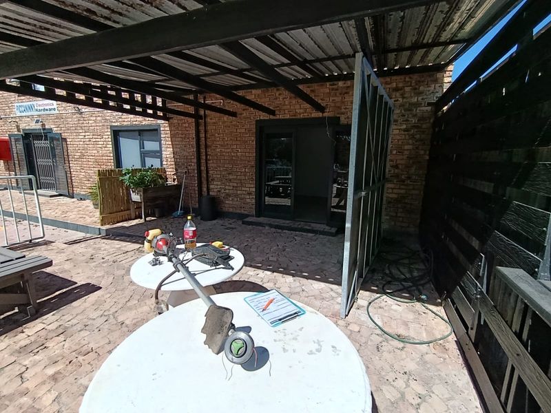 Ground floor office space in central Fisherhaven - Photo 2