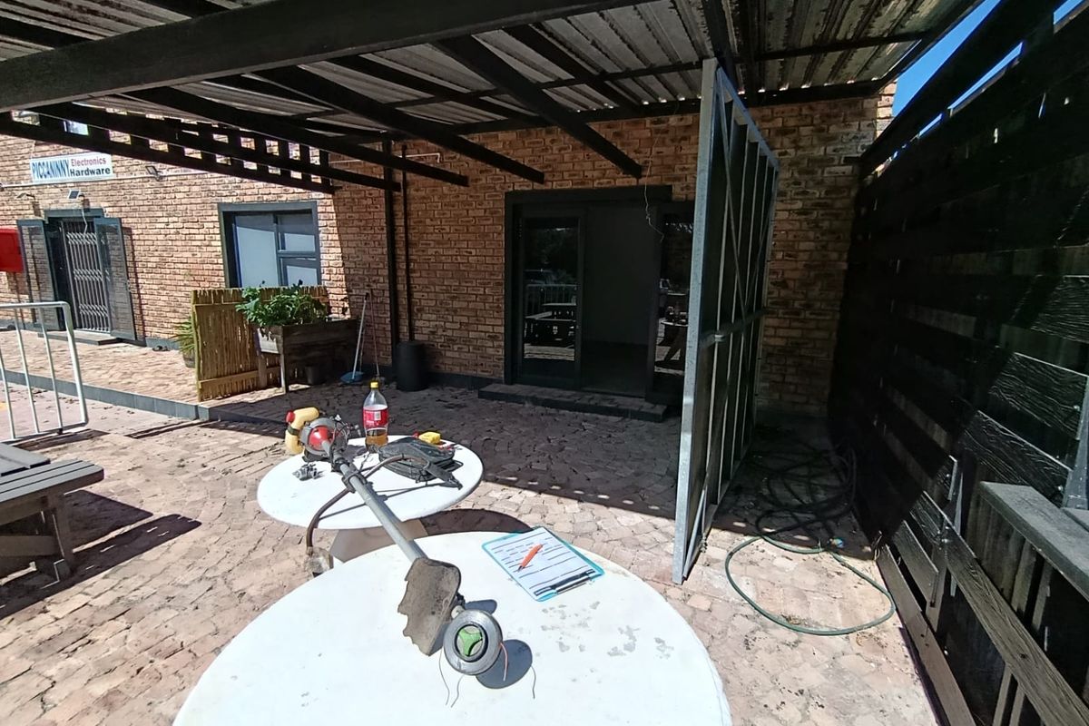 Ground floor office space in central Fisherhaven - Photo 2