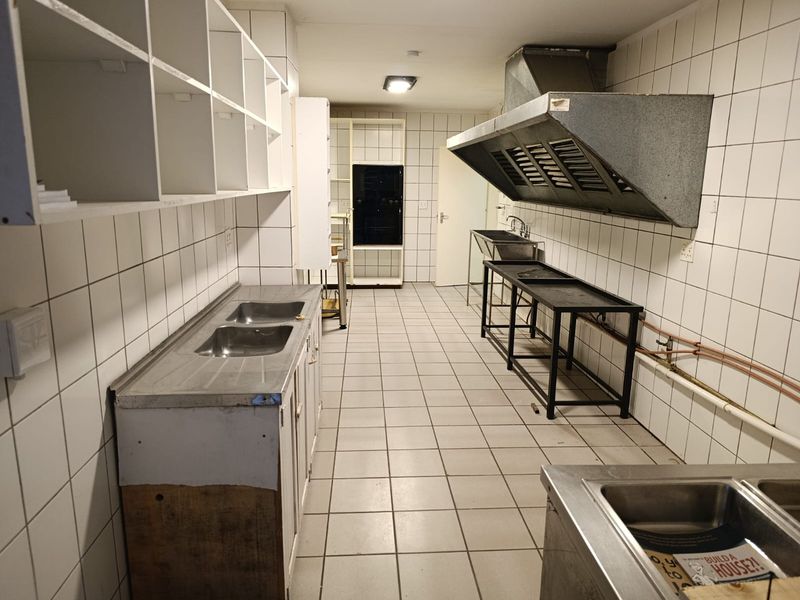 Business premises to rent in central Fisherhaven - Photo 5