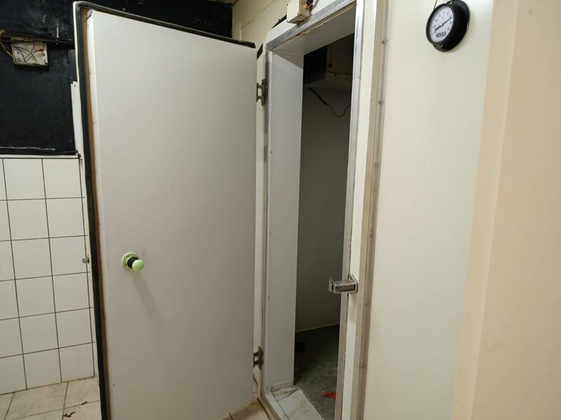 Business premises to rent in central Fisherhaven - Photo 7