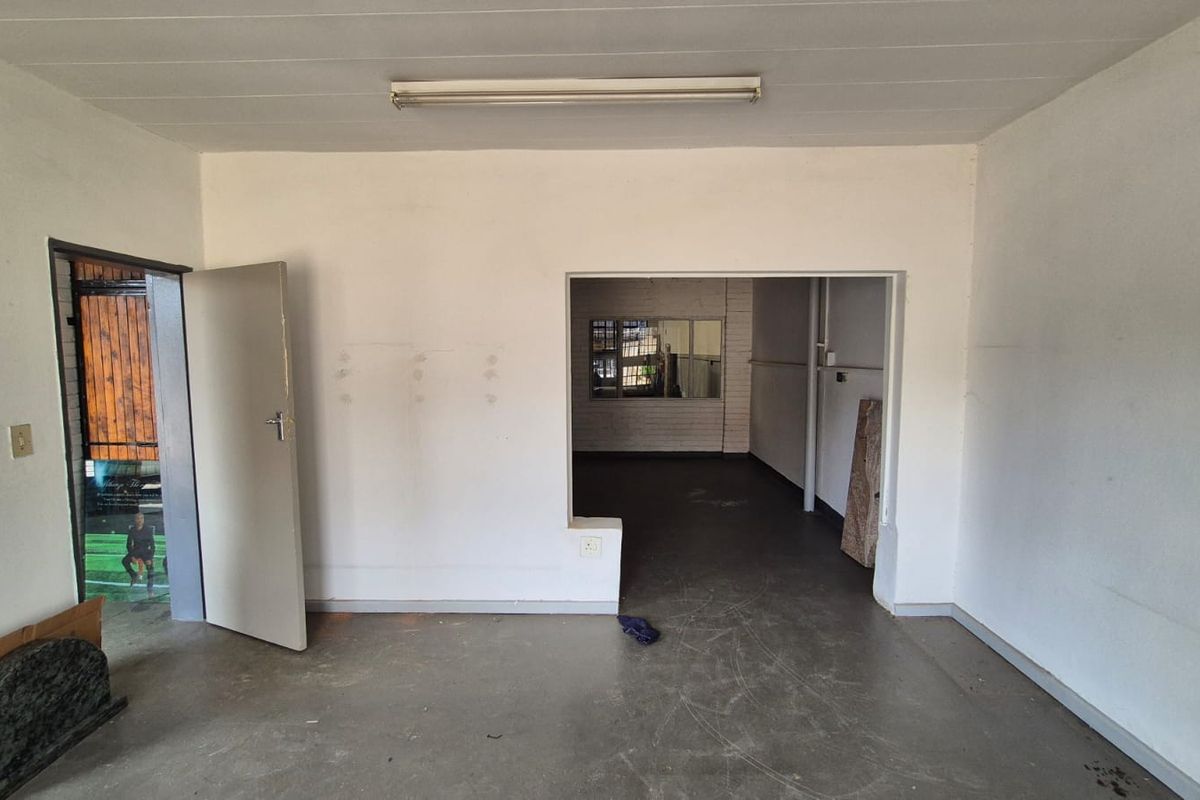 Versatile 631m2 Industrial Warehouse with Excellent Exposure & Functionality To Let in Silvertondale - Photo 3