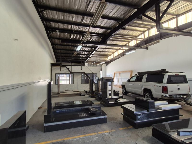 Versatile 631m2 Industrial Warehouse with Excellent Exposure & Functionality To Let in Silvertondale - Photo 9