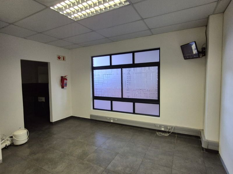 High-Exposure 538m2 Industrial Warehouse, Secure N4 Industrial Park, Available 1 July 2026 - Photo 7