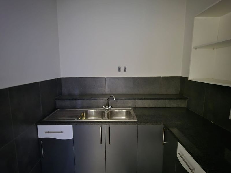 High-Exposure 538m2 Industrial Warehouse, Secure N4 Industrial Park, Available 1 July 2026 - Photo 9