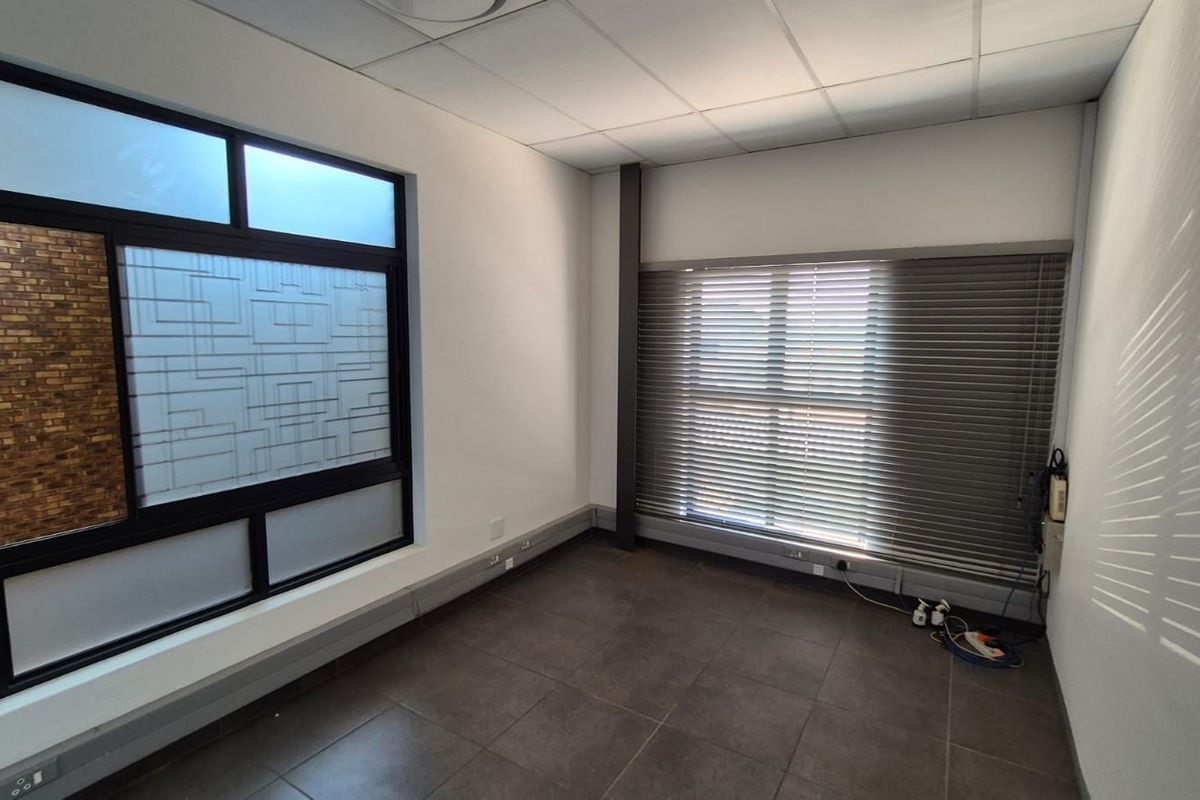 High-Exposure 538m2 Industrial Warehouse, Secure N4 Industrial Park, Available 1 July 2026 - Photo 3