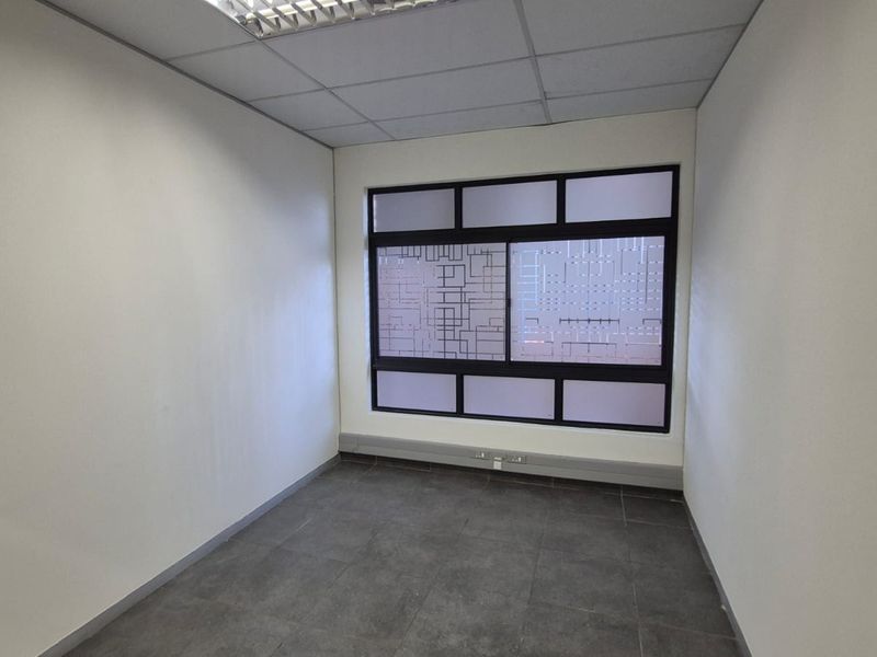 High-Exposure 538m2 Industrial Warehouse, Secure N4 Industrial Park, Available 1 July 2026 - Photo 5