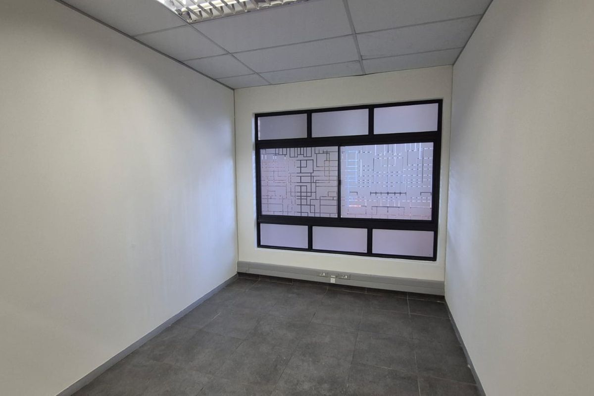 High-Exposure 538m2 Industrial Warehouse, Secure N4 Industrial Park, Available 1 July 2026 - Photo 5
