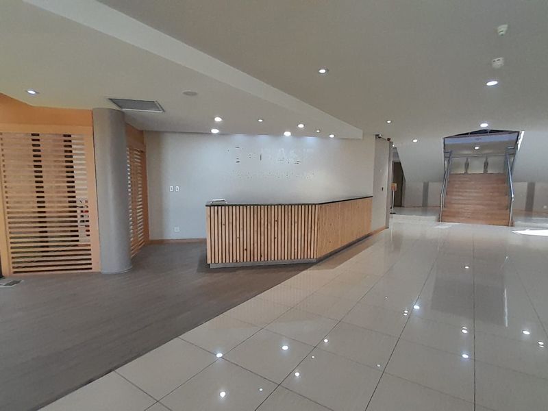Corporate Scale Meets Operational Power in Randjespark, 7892m2 Space To Let Available - Photo 3