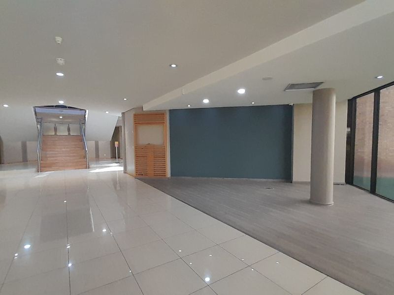 Corporate Scale Meets Operational Power in Randjespark, 7892m2 Space To Let Available - Photo 5