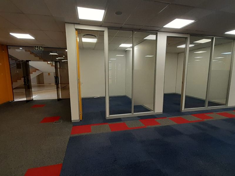 Corporate Scale Meets Operational Power in Randjespark, 7892m2 Space To Let Available - Photo 7