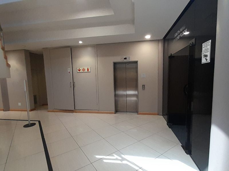 Corporate Scale Meets Operational Power in Randjespark, 7892m2 Space To Let Available - Photo 4