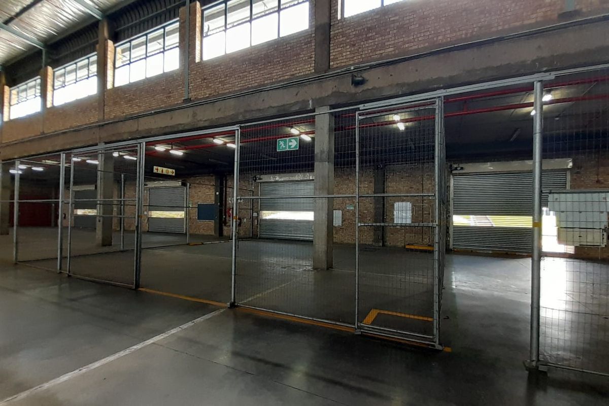 High Capacity Warehouse with Office Component To Let in Randjespark, Midrand - Photo 3