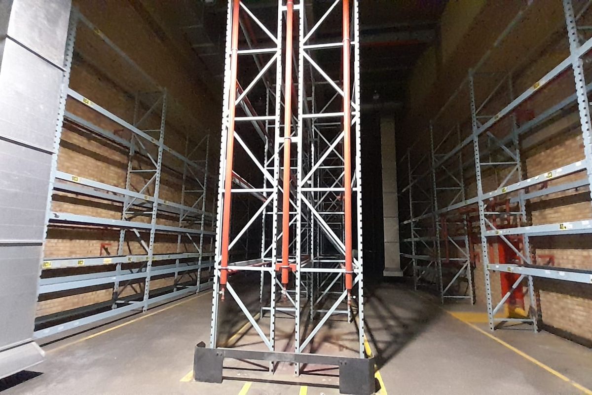 High Capacity Warehouse with Office Component To Let in Randjespark, Midrand - Photo 5