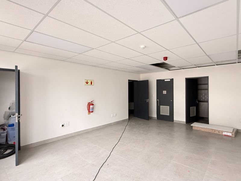 Premium AAA-Grade Warehouse To Let in Samrand, High-Clearance, Prime Logistics Exposure - Photo 2