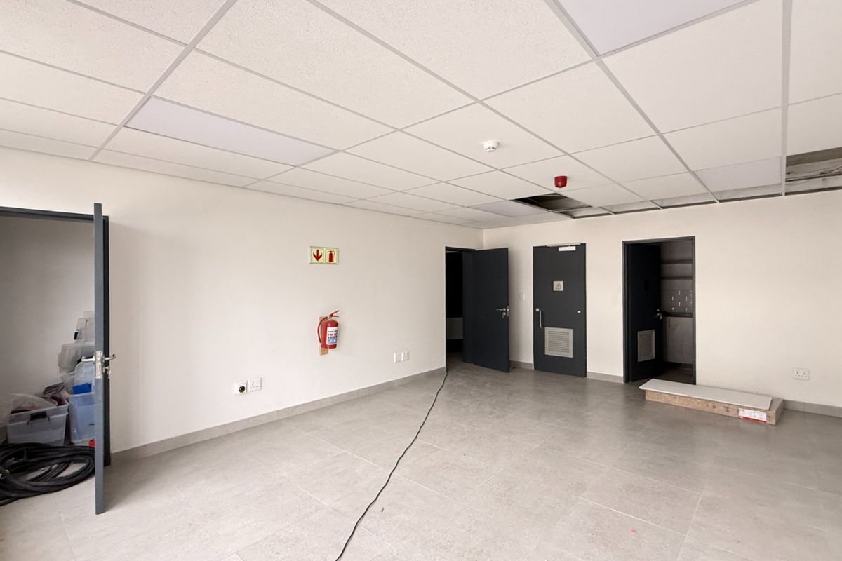 Premium AAA-Grade Warehouse To Let in Samrand, High-Clearance, Prime Logistics Exposure - Photo 2