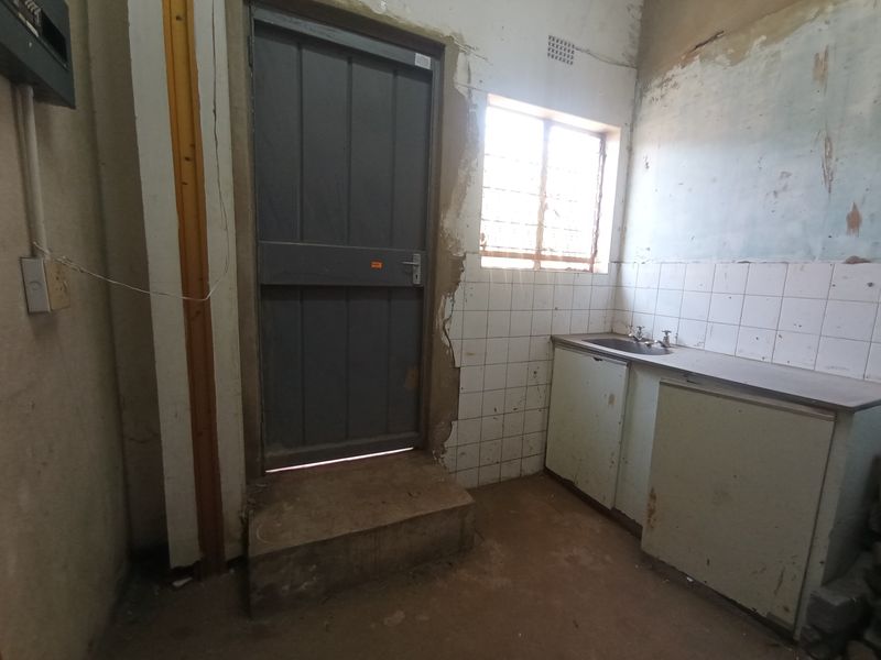 Prime Commercial Retail Space To Let | Main Reef Road, Randfontein - Photo 10