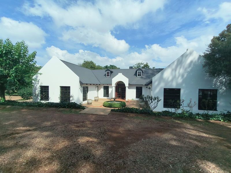 675m2 Freestanding Office Building For Sale in Die Hoewes, Centurion - Photo 3