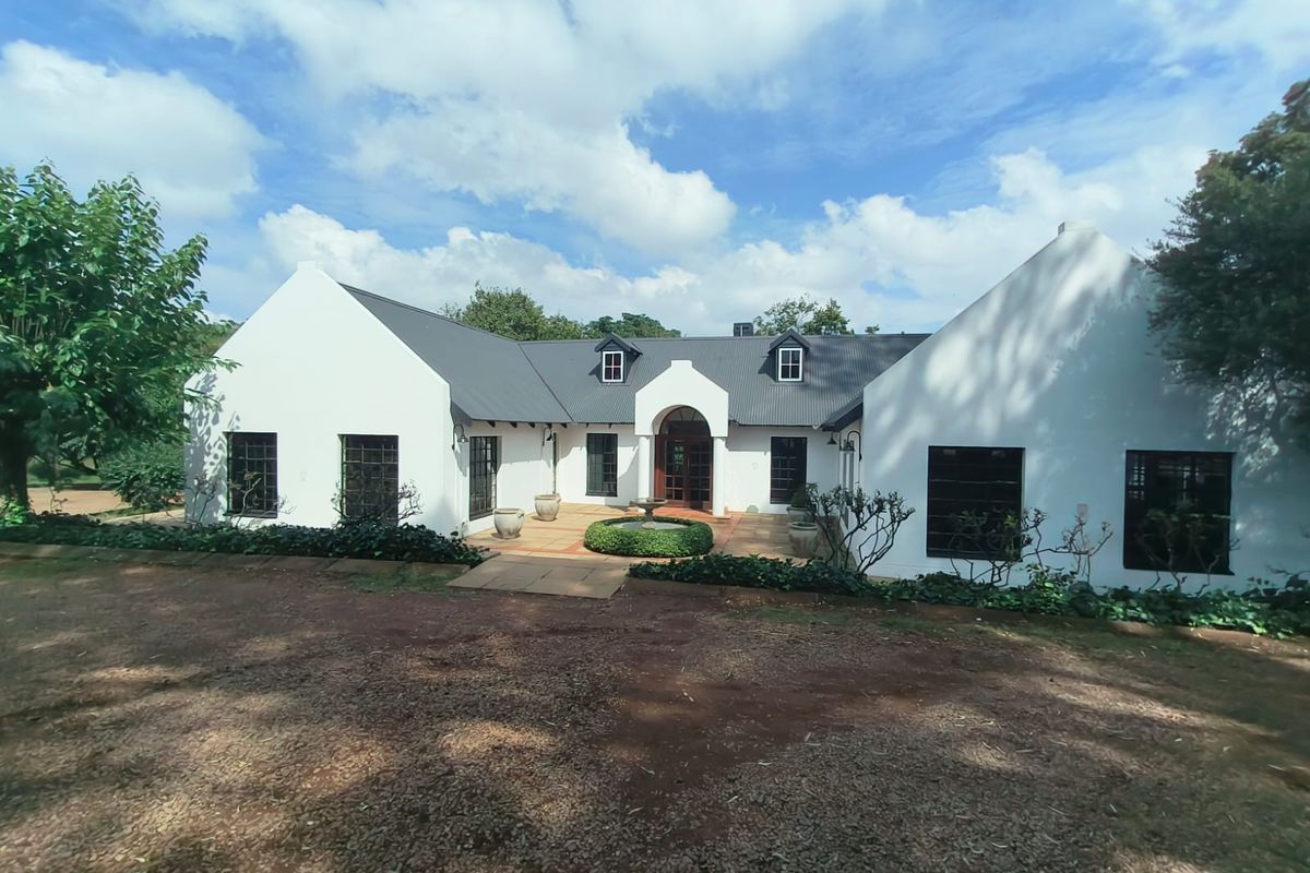 675m2 Freestanding Office Building For Sale in Die Hoewes, Centurion - Photo 3