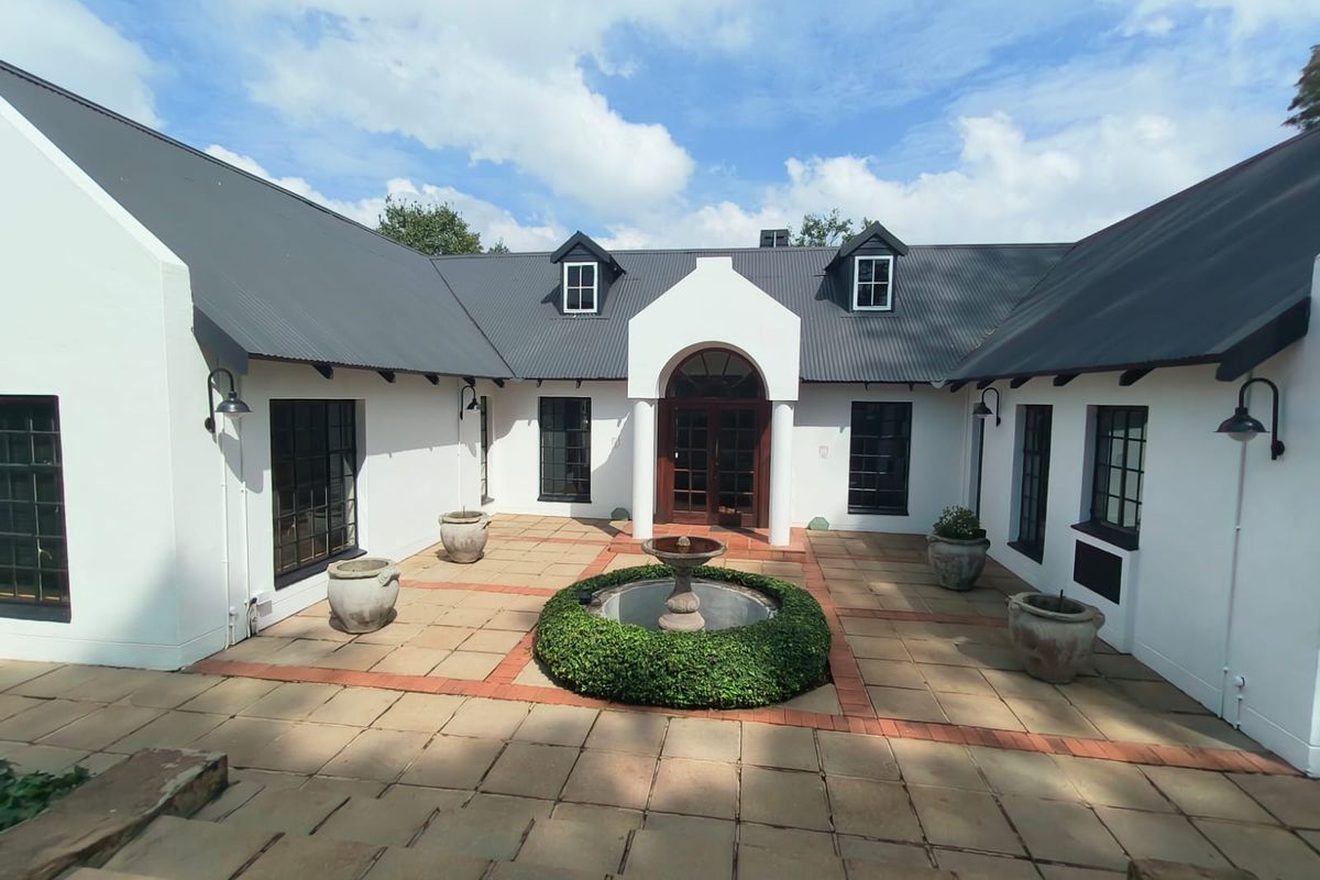 675m2 Freestanding Office Building For Sale in Die Hoewes, Centurion - Photo 2