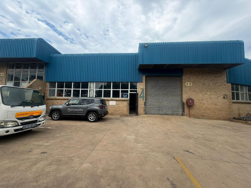 338.75m2 Warehouse To Let, Secure and with N2 Frontage - Photo 2