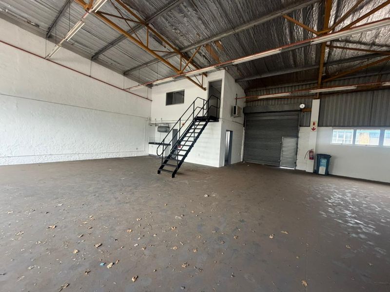 338.75m2 Warehouse To Let, Secure and with N2 Frontage - Photo 4