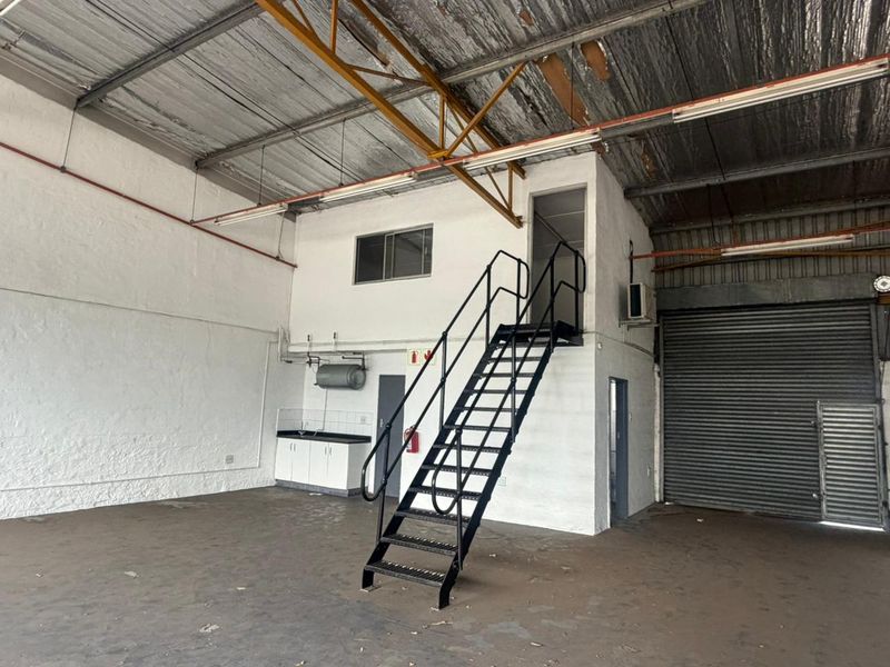 338.75m2 Warehouse To Let, Secure and with N2 Frontage - Photo 9